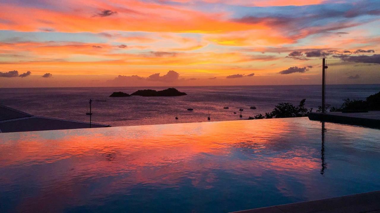Sunset Palm - Superbe Villa Créole avec piscine face au coucher de soleil Bouillante Exterior foto